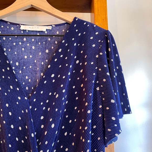 SZ L - ASTR Navy Polka Dot Plisse Wrap Top! - Picture 2 of 8